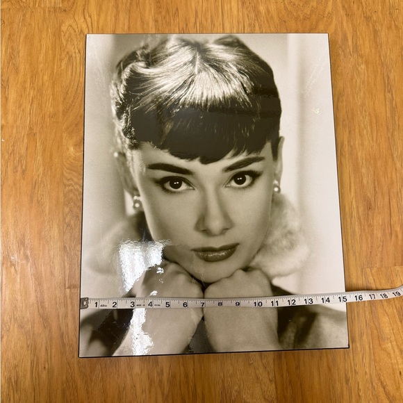 🚨MAKE AN OFFER🚨 Audrey Hepburn Wall Decor - Picture 2 of 5